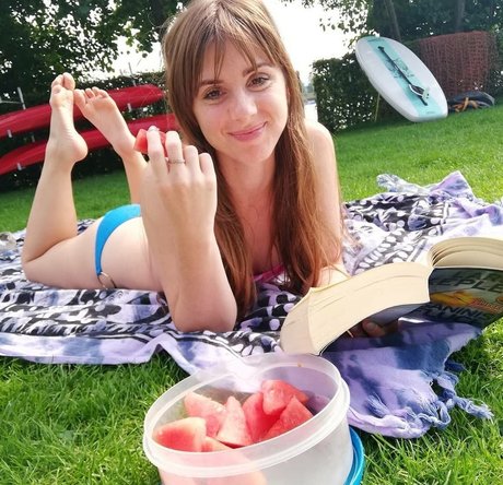 Merona ASMR onlyfans leaked pics