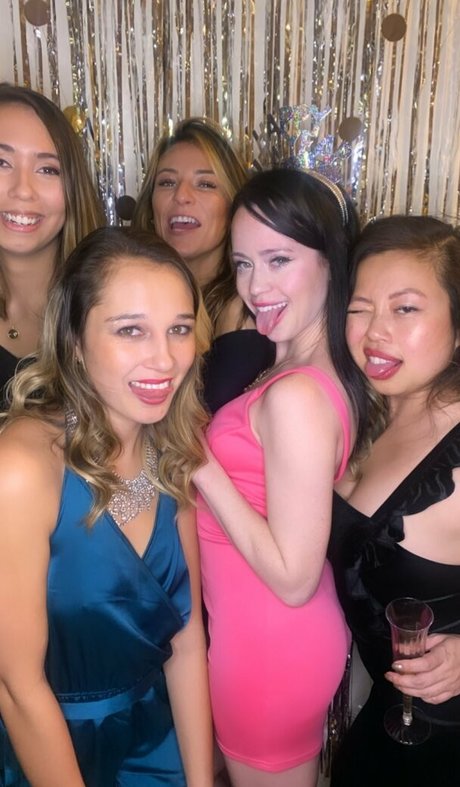 jenhearts247 onlyfans leaked xxx