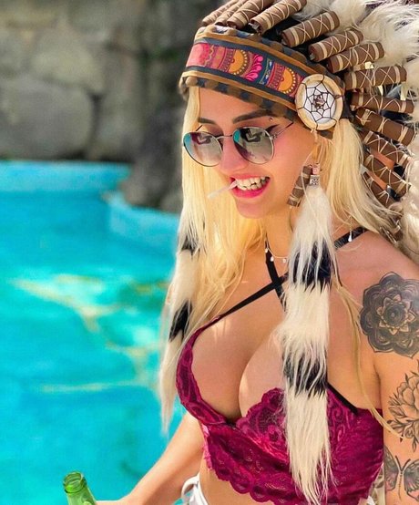 Leticia Ferrazzani onlyfans tits