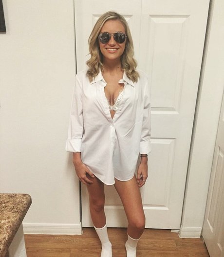 Holly Cloar onlyfans public photos