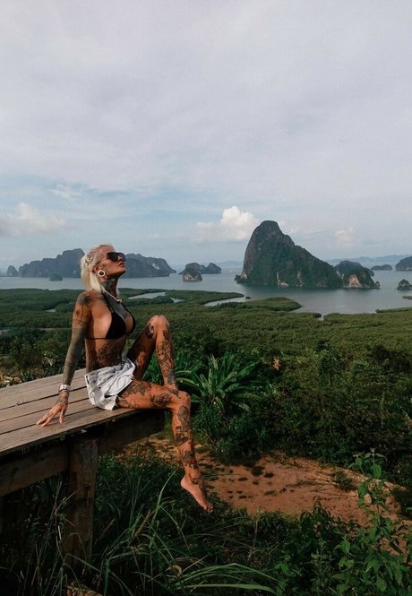 Bantik Boy onlyfans leaks.