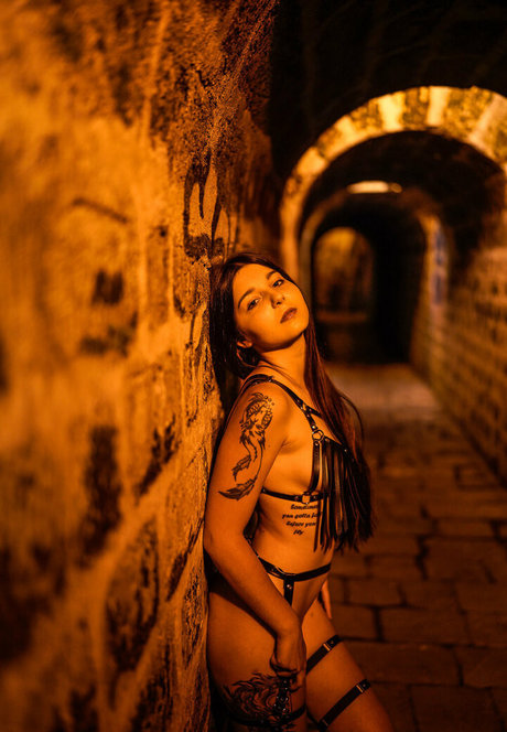 Leisy Lucy strip onlyfans