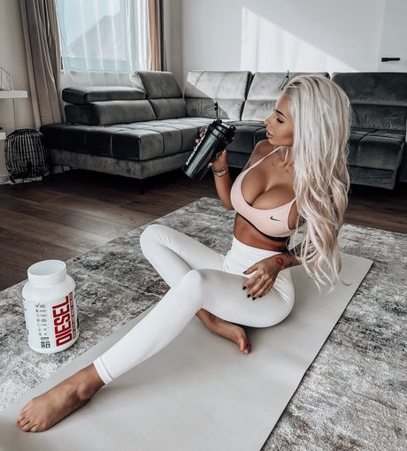 Nikola Rihova nudes onlyfans leaked