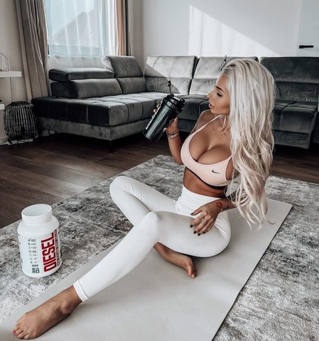 Nikola Rihova onlyfans leaked nude