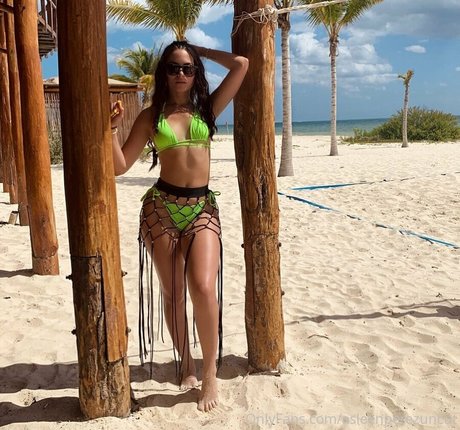 Asleenperezuncut onlyfans leak ass