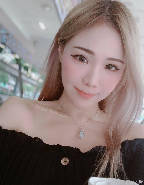 janie lin onlyfans model photos