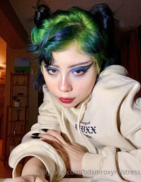 mistressroxybdsm nude only fans leaks