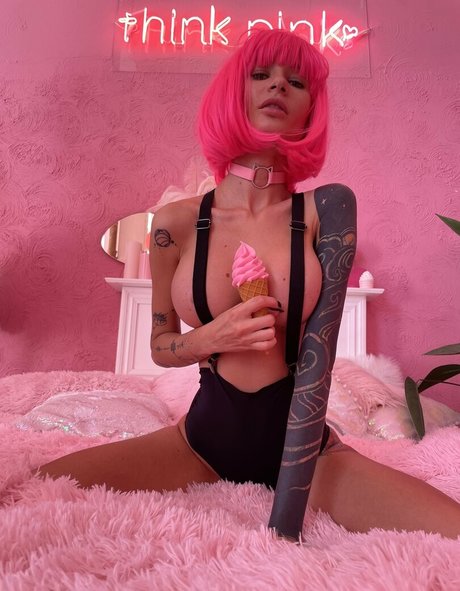 iamdollhead onlyfans hot