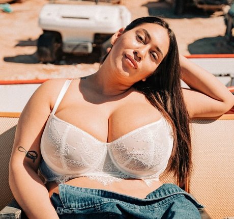 Rosa Guttierez onlyfans striptease