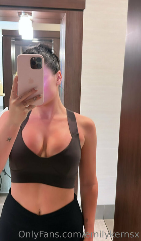 emilykernsx onlyfans keak