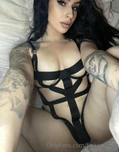 Fineassfiona onlyfans model photos
