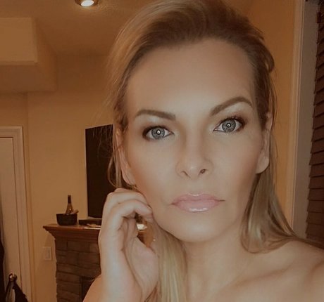 Goddess Kathena nude onlyfans leaks