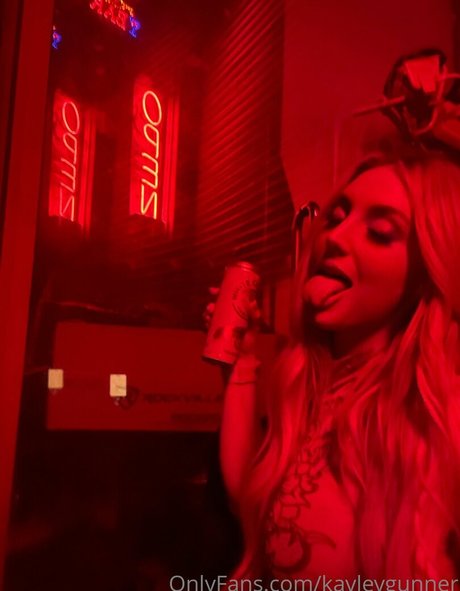kayleygunner onlyfans topless