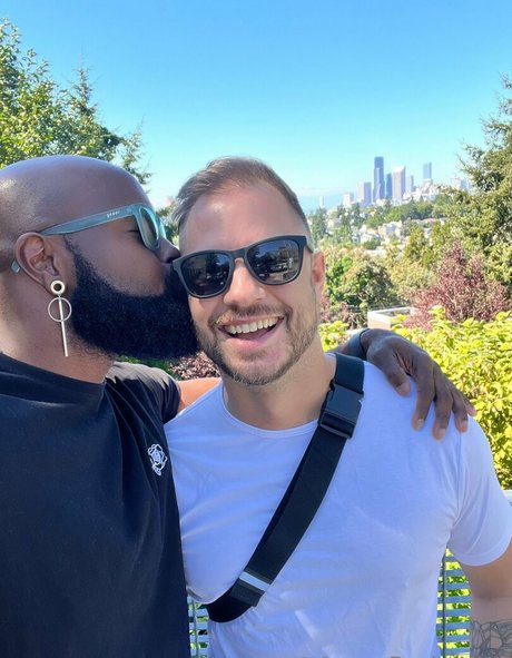 aaronburkexxx Profile pic