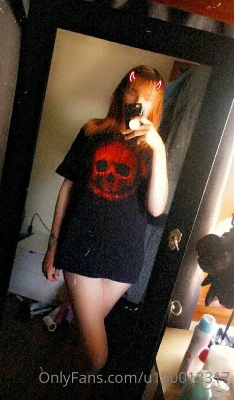 ellie3y3ballzdeep onlyfans leaked tits