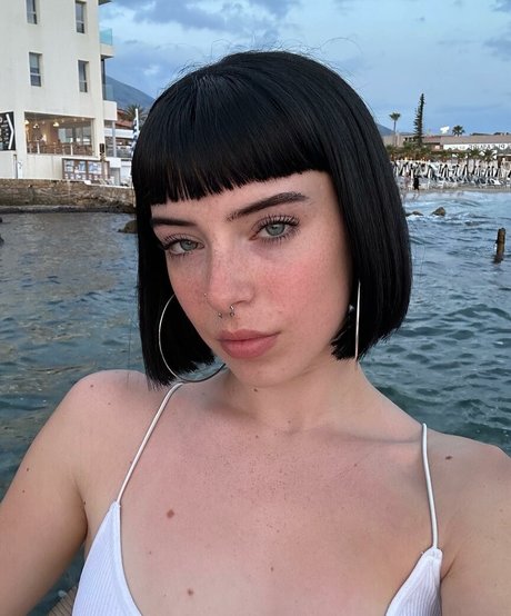 Chloe Hodgson onlyfans leakd