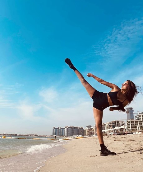 Pooja Bhalekar onlyfans naked leak