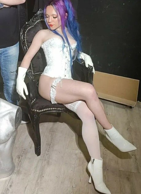 Mistress Dahlia Zozo onlyfans pics