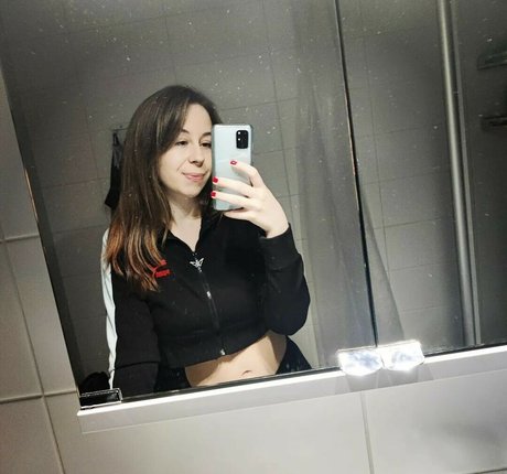 actuallyalisa Profile pic