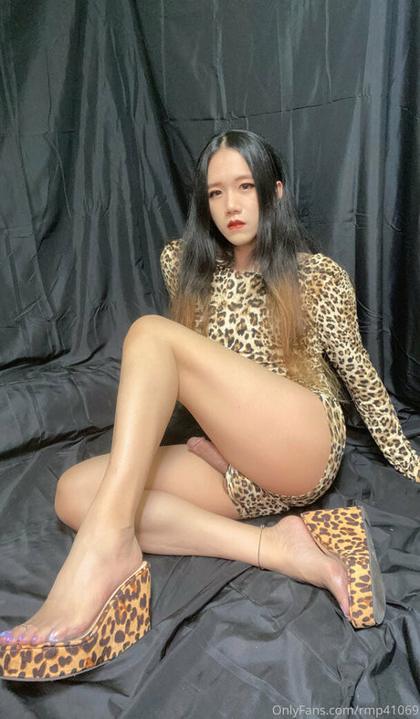 CharlotteNiya onlyfans leak new