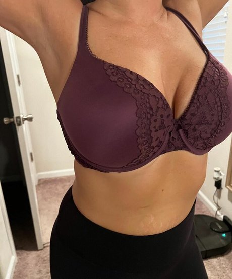 SexyShyStacyVIP onlyfans x