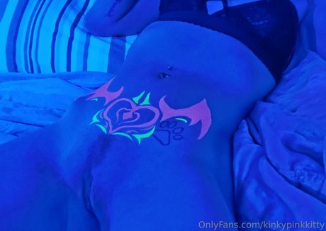 kinkypinkkitty onlyfans naked