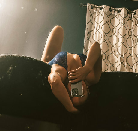 brown eyed kitty only fans naked