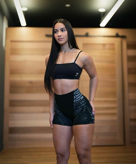 Analis Cruz onlyfans nude photos