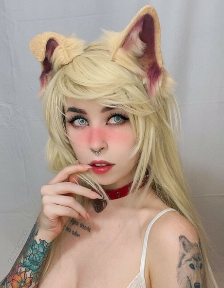 Ember Wolf onlyfans topless