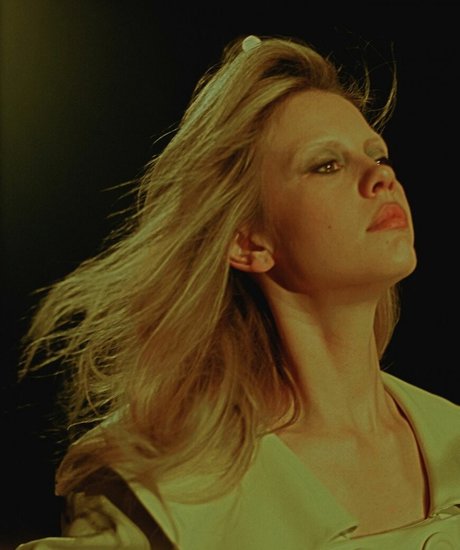 Mia Goth onlyfans porn leaks