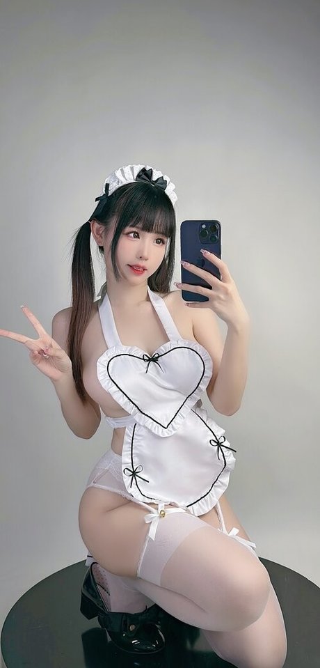 Mikomikoww onlyfans model photo