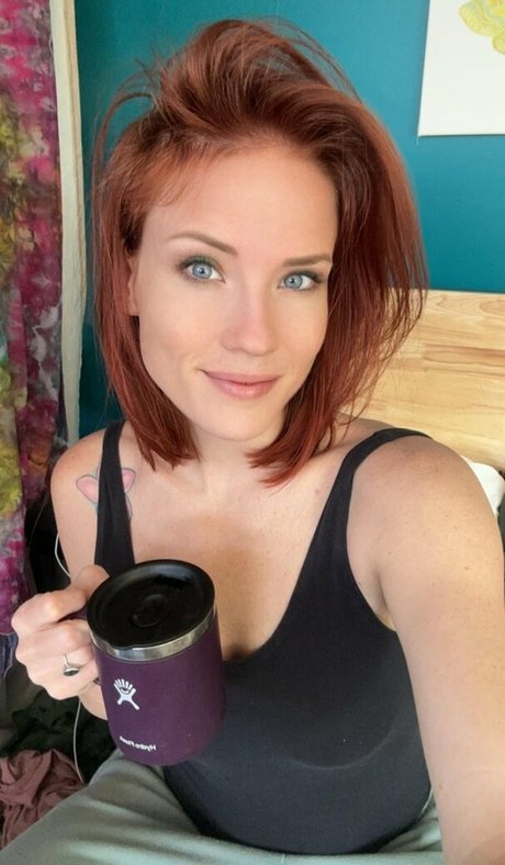 Skyra Fox naked onlyfans