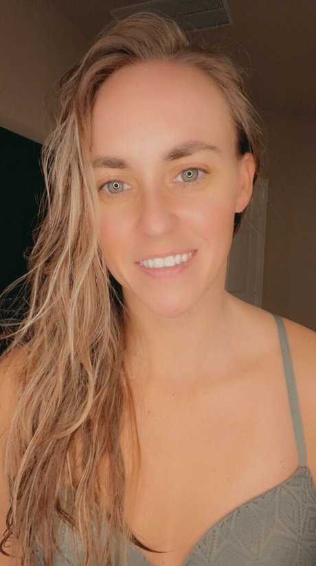 BikiniSquats onlyfans leak