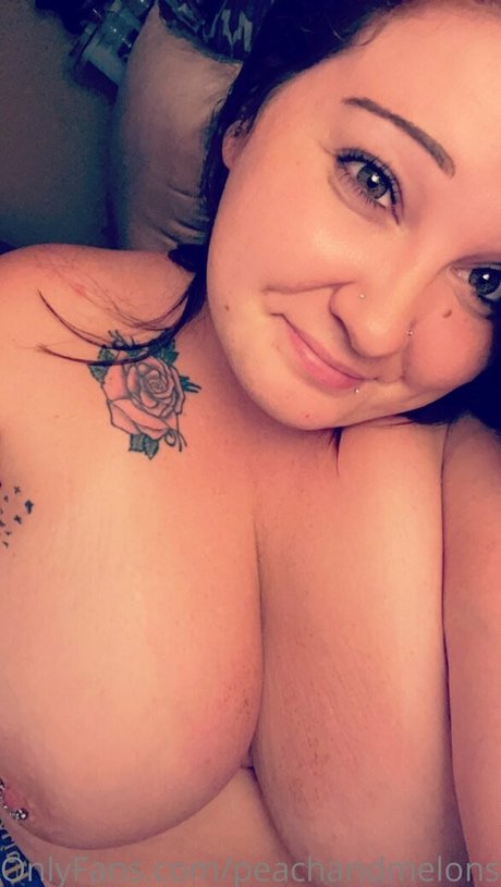 peachandmelons95 onlyfans pics leaked