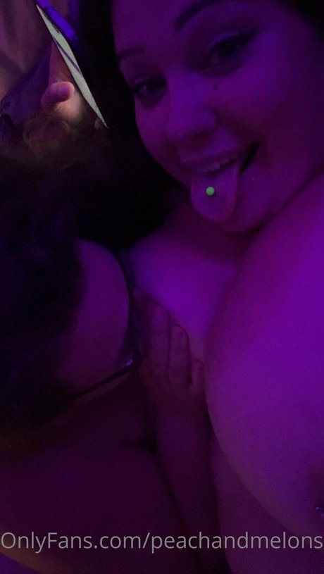 peachandmelons95 onlyfans xxx