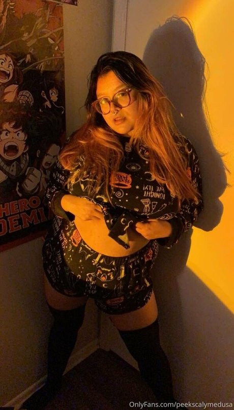 peekscalymedusa onlyfans hot