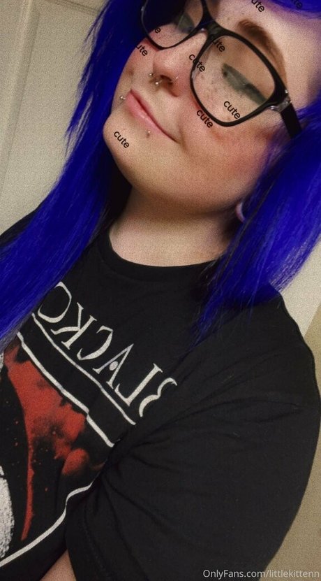 crybbykittenn onlyfans strip tease