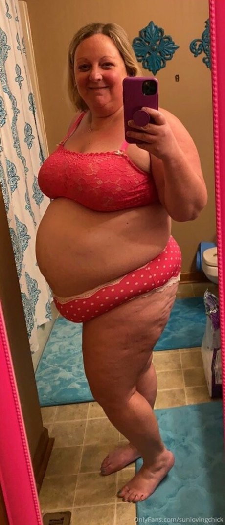 sunlovingchick only fans pictures