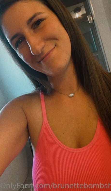 brunettebombshell13 onlyfans photos