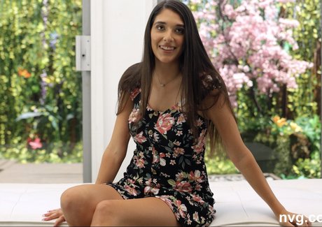 Aria Sloane onlyfans strip tease