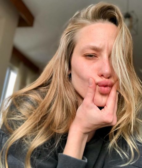 Dina Lewd onlyfans pic