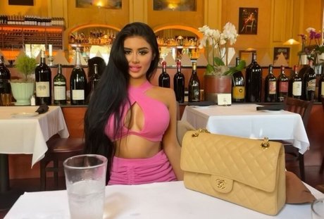 Taylor O Neill onlyfans photos