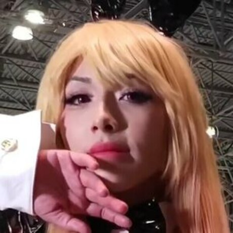 Arabella Kat Posting sexy onlyfans