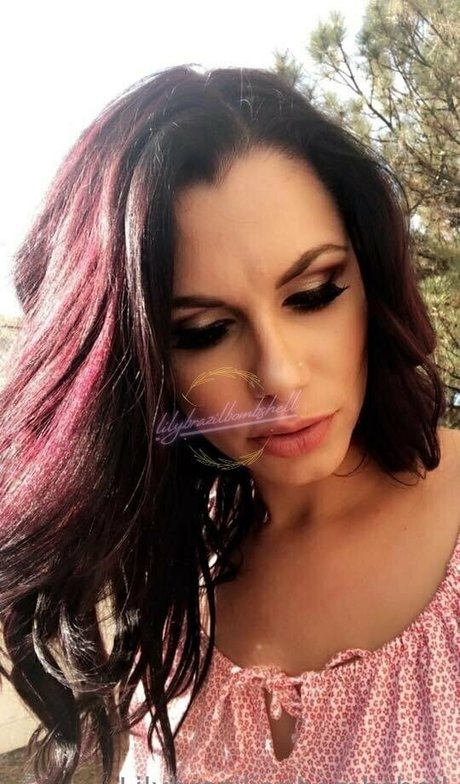 lilybrazilianbombshell onlyfans leak new