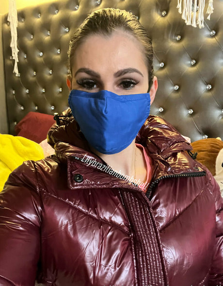 lilybrazilianbombshell onlyfans pics