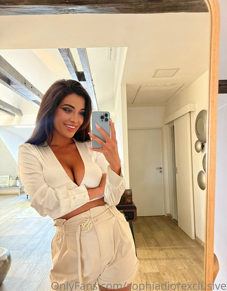 sophiadiorexclusive pics onlyfans