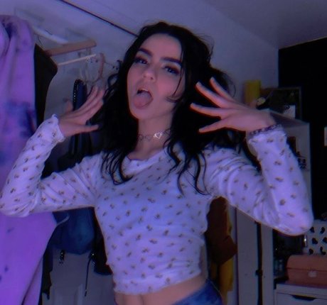 Oxythoughtin nude only fans leaks