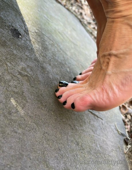 flirtypaws naked only fans