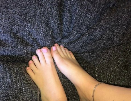 just me and my feet nudes onlyfans leak