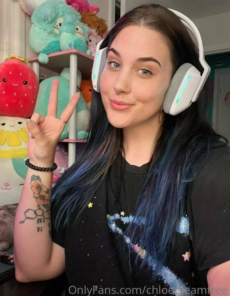 chloecreamfree only fans pic